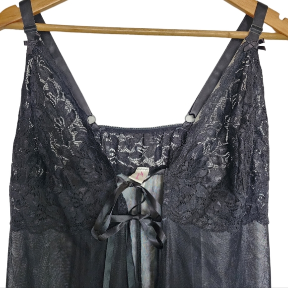 Torrid sheer black and lace cover up night lingerie - Picture 3 of 9